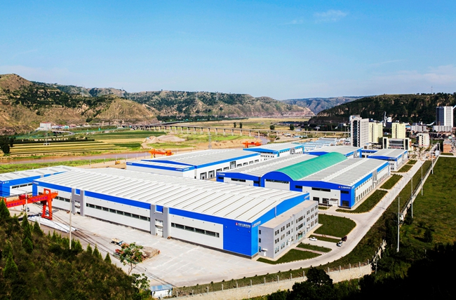 1535968480305368.jpeg 1-生產(chǎn)服務(wù)中心全景.jpg