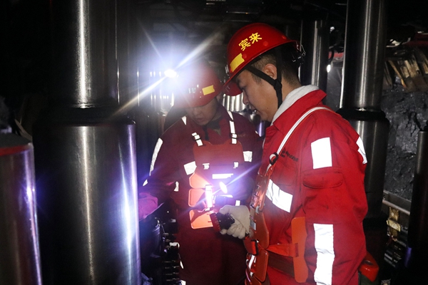 1704869746920951.jpg 白書記_副本.jpg