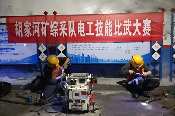 1730707280997315.png 第一段:技術(shù)比武_副本.png