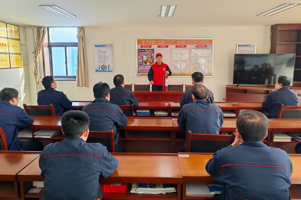 1732842674170615.jpg 安全知識宣講_副本.jpg