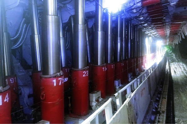 1733899782956727.jpg 3.402104工作面設備安裝_副本.jpg