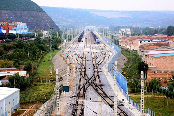 8—— 獲評(píng)全國(guó)唯一安全生產(chǎn)標(biāo)準(zhǔn)化“雙一級(jí)”鐵路專用線企業(yè)_副本.jpg