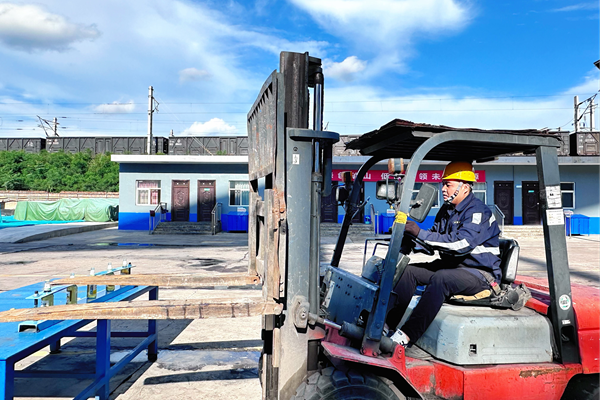 1751946477144775.png 第一段_副本.png