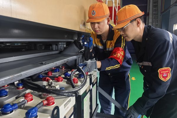 1759718478109130.jpg 堅守機車檢修崗位2_副本.jpg