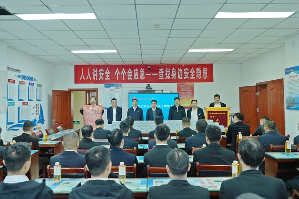 3 三特區(qū)隊(duì)慰問(wèn)_副本.jpg