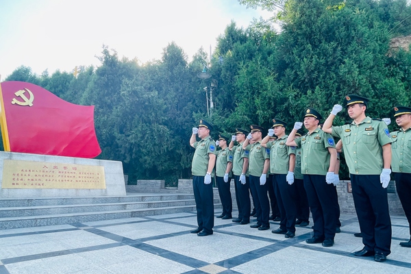 1768274620115696.jpg 參觀紅色革命基地 傳承紅色革命精神 (5)_副本.jpg