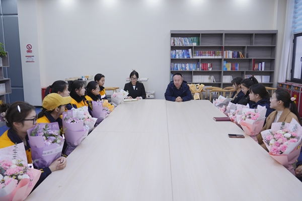 1772438168212096.jpg 座談會(huì)_副本.jpg