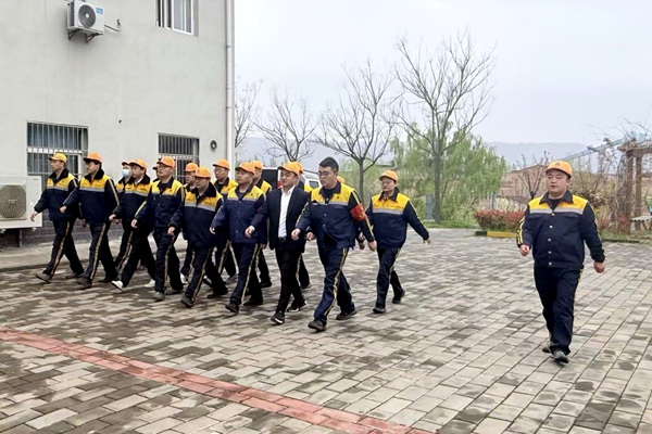 1775808002128504.jpg 軍事化訓(xùn)練_副本.jpg