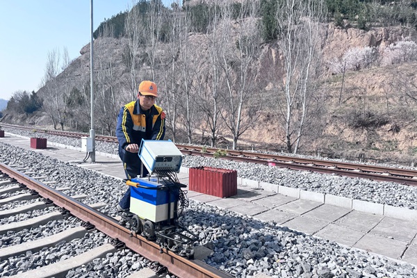 鐵路線路探傷_副本.jpg